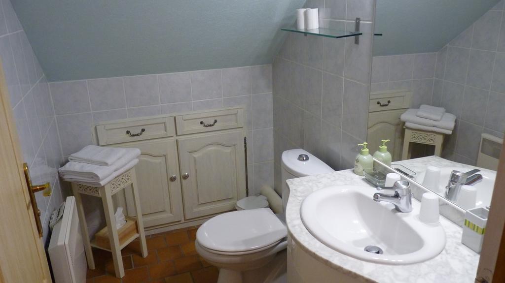 La Cyrillaure Bed & Breakfast Mosnes ภายนอก รูปภาพ